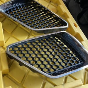 G8 Front Upper Kidney Grilles